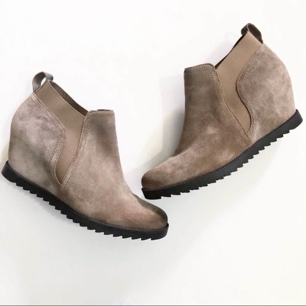 Naturalizer Wedge Bootie Size 9